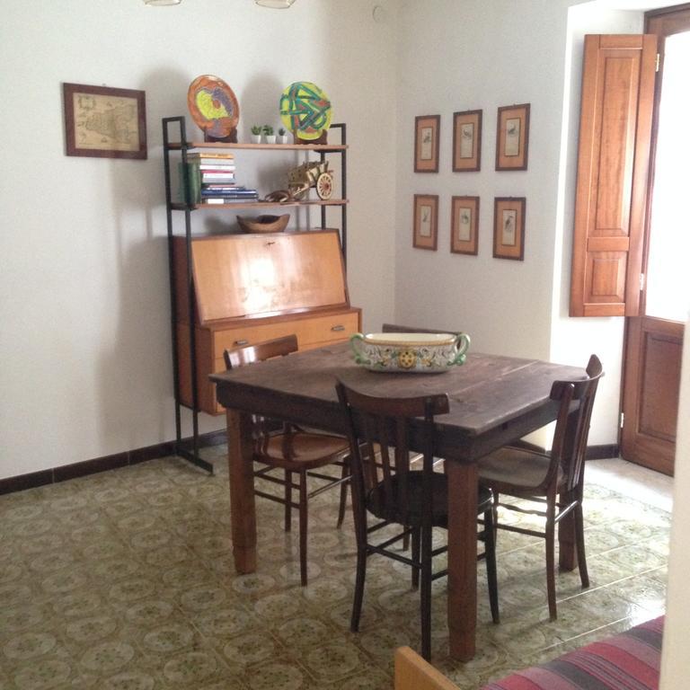 Cortile Via Sales 11 Apartment Erice Phòng bức ảnh